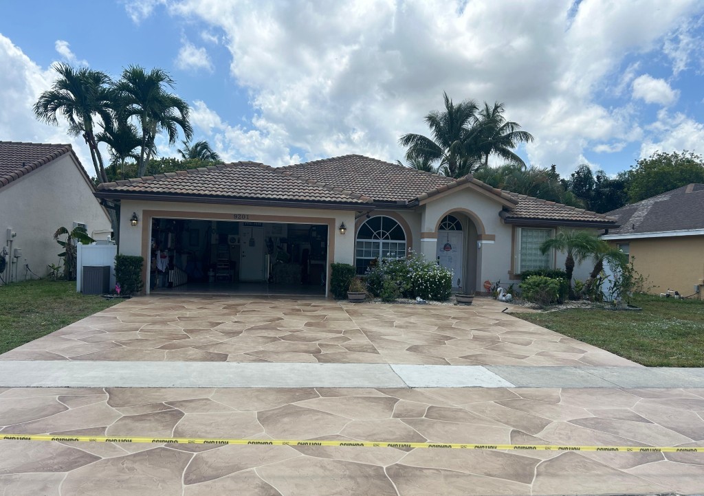 Decorative Concrete Naples FL | Driveways, Pool Decks, Patios
